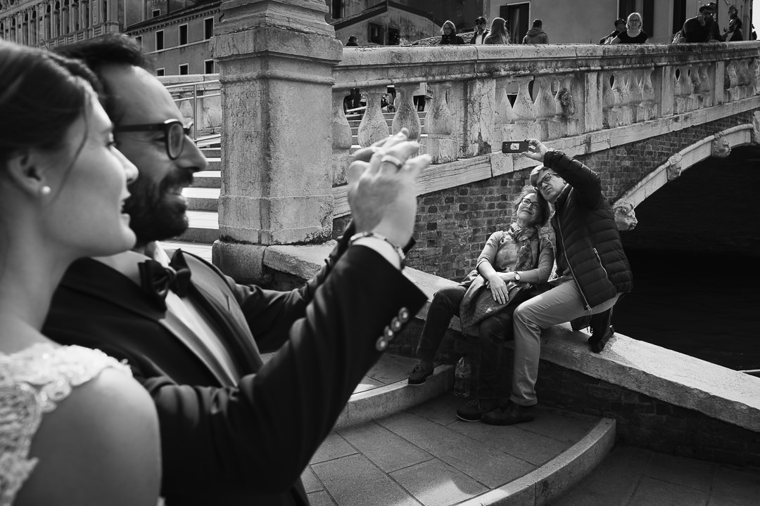 Sessione fotografia post-wedding a Venezia. Servizio per Elisa e Luca. Street Wedding Photography, fotografo di matrimonio Venezia Padova Treviso Veneto 14